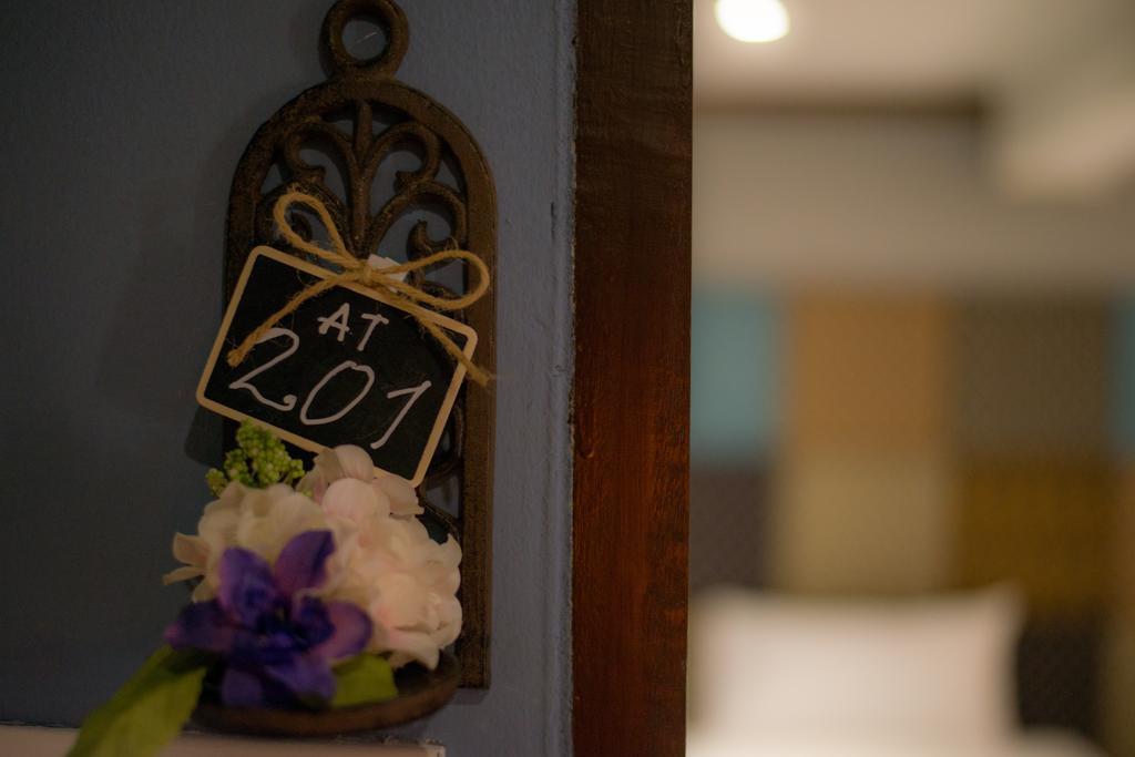 Hotel At Ease Bijou Chiang Mai Zimmer foto